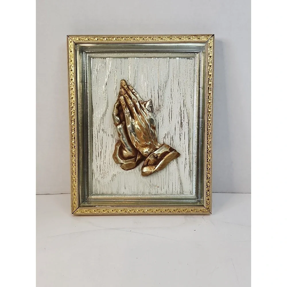 Vtg 1962 Praying Hands 3D Shadow Box Frame Glass Faux Wood Grain Relief Wall Art